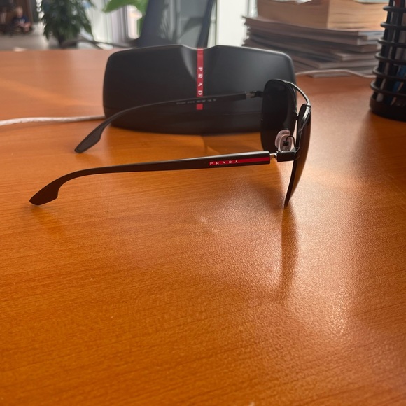 Prada aviators never worn - Picture 3 of 5